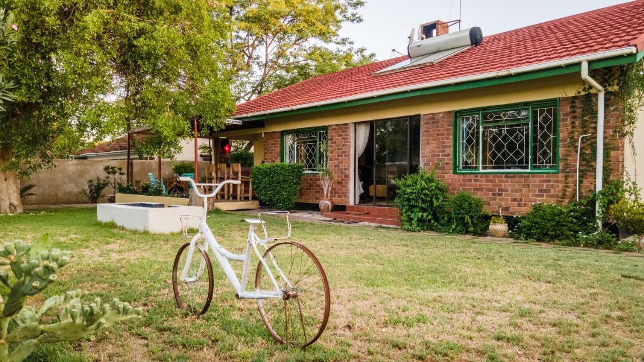 Birdville Bnb Guest House Габороне Екстериор снимка