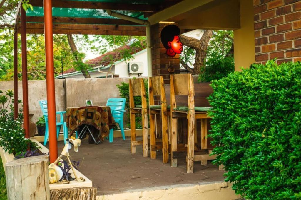 Birdville Bnb Guest House Габороне Екстериор снимка