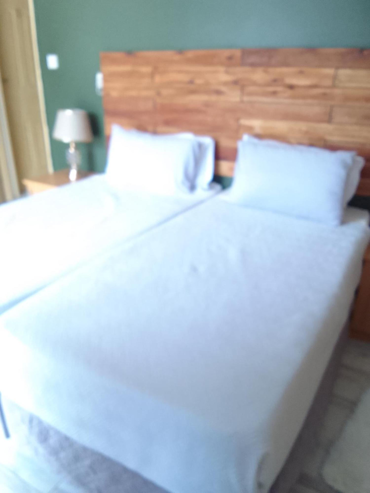 Birdville Bnb Guest House Габороне Екстериор снимка