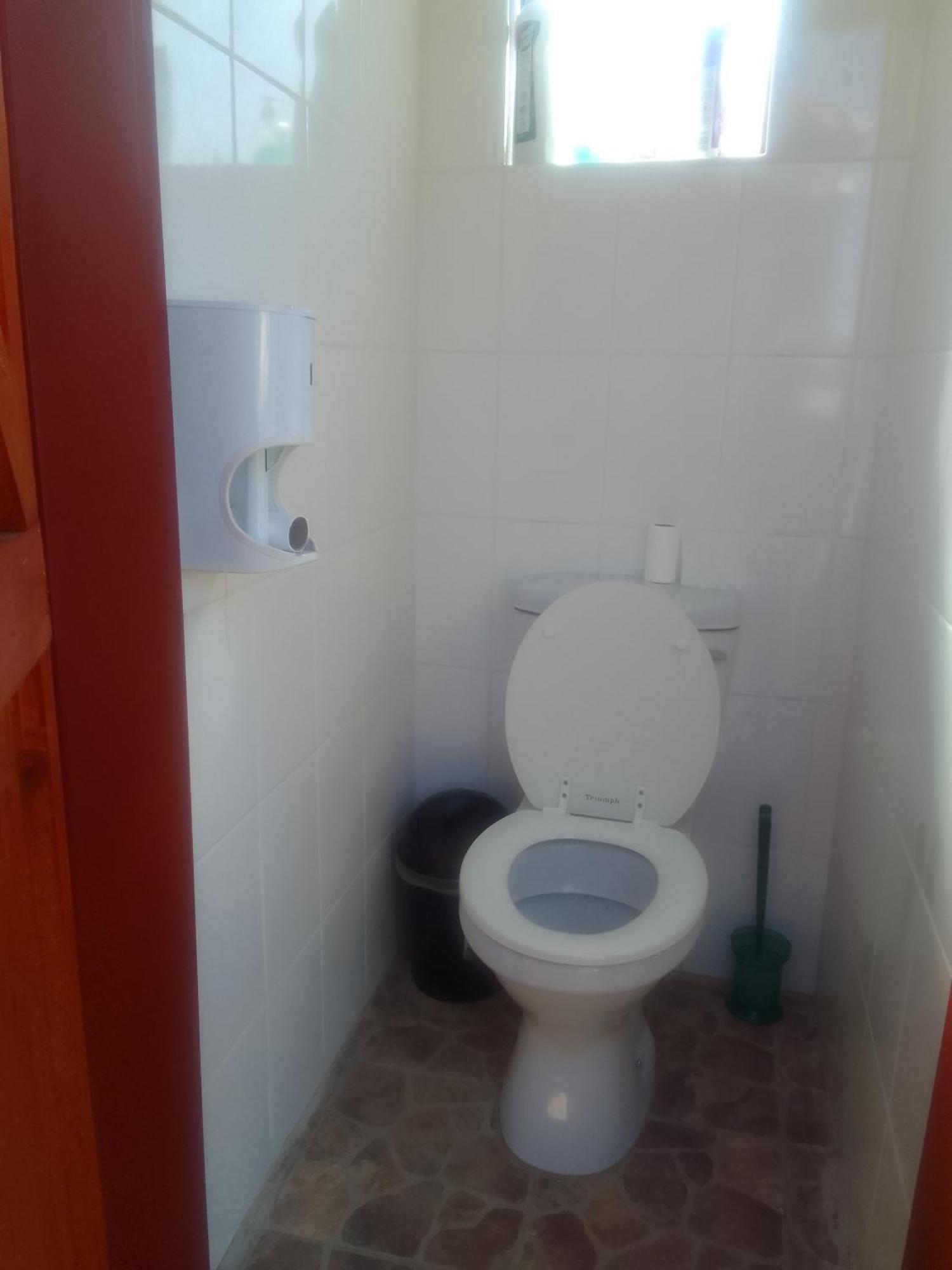Birdville Bnb Guest House Габороне Екстериор снимка