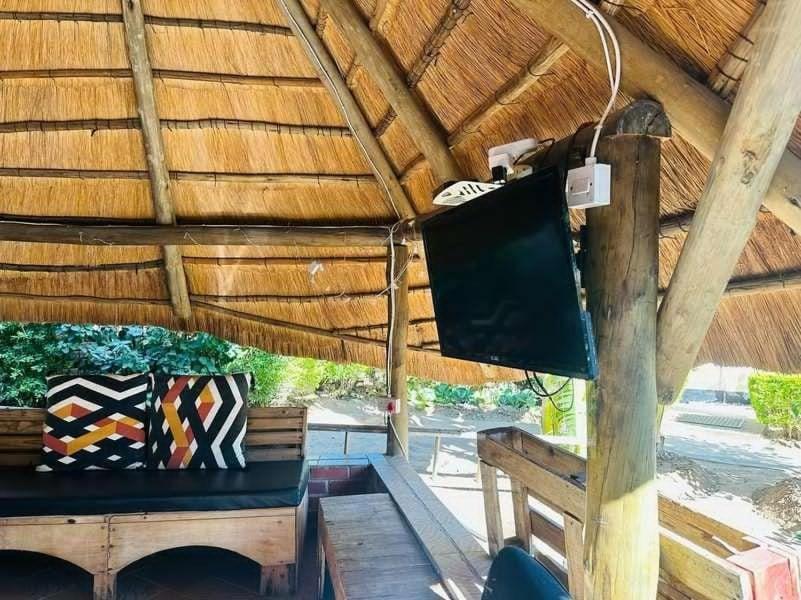 Birdville Bnb Guest House Габороне Екстериор снимка