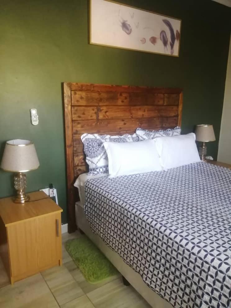 Birdville Bnb Guest House Габороне Екстериор снимка