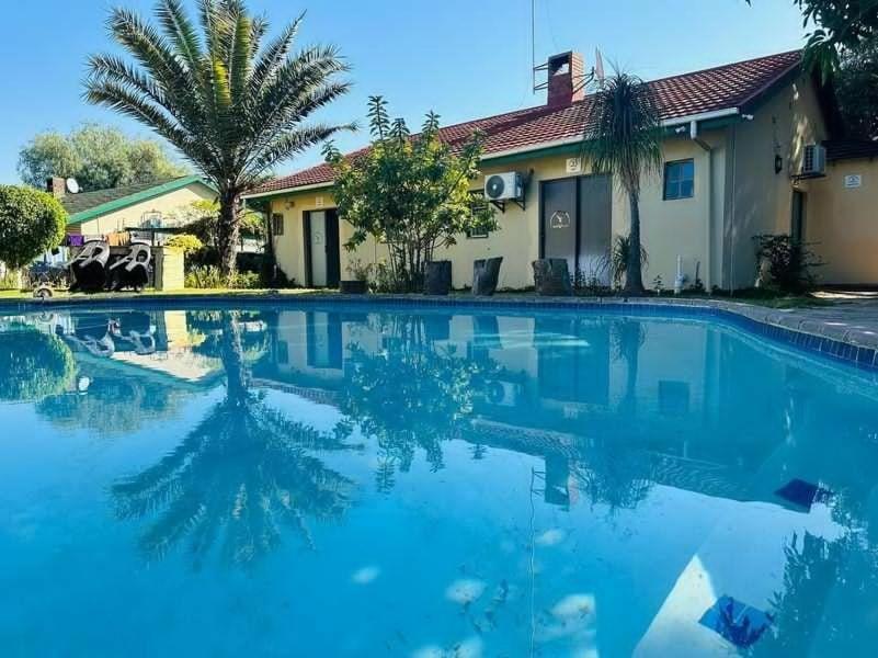 Birdville Bnb Guest House Габороне Екстериор снимка